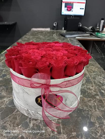 Özel Special Kutuda Kırmızı Güller